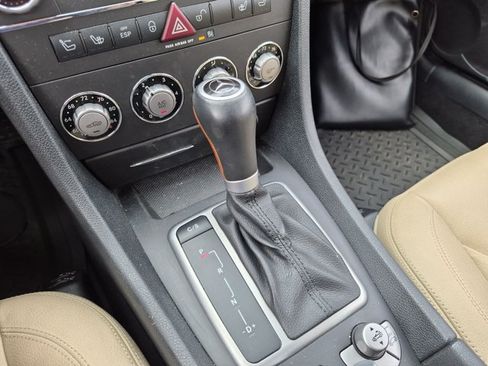 Used 2010 Mercedes-Benz SLK 300 image 10