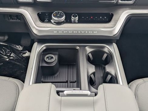 New 2026 Ford Expedition Max Platinum w/ Driver's Package image 19