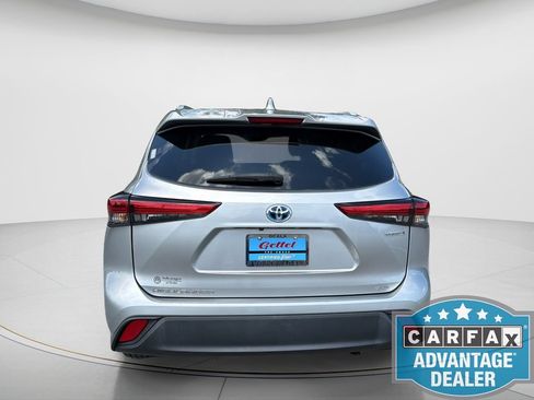 Used 2023 Toyota Highlander XLE FWD image 6