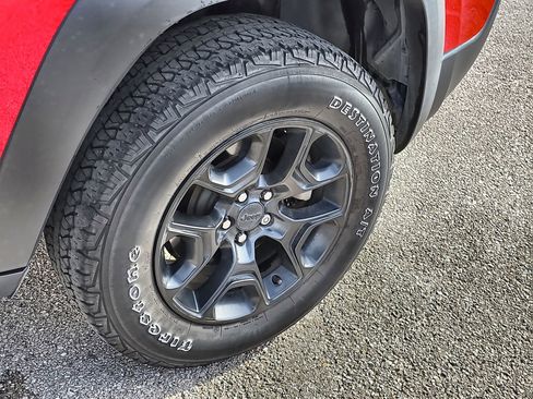 Used 2019 Jeep Cherokee Trailhawk w/ Trailer Tow Group image 11