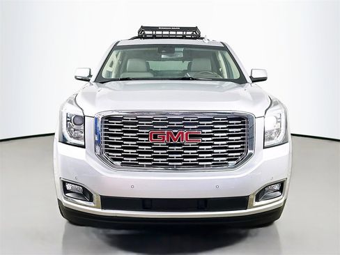 Used 2018 GMC Yukon Denali w/ Denali Ultimate Package image 2