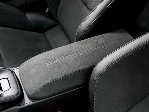 Certified 2025 Porsche 911 Carrera GTS image 24