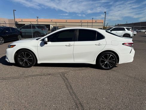 Used 2018 Toyota Camry SE image 8