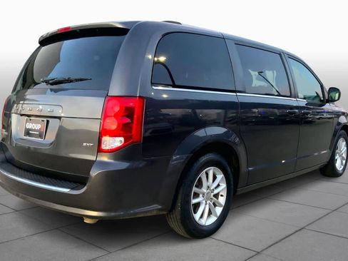 Used 2020 Dodge Grand Caravan SXT image 13