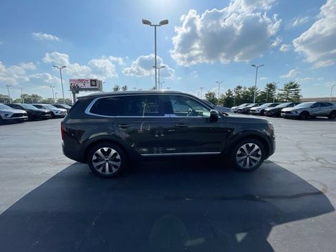 Used 2021 Kia Telluride EX w/ EX Premium Package FWD image 6