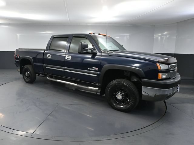 Used 2005 Chevrolet Silverado 2500 LS w/ Heavy-Duty Power Package AWD/4WD image 1