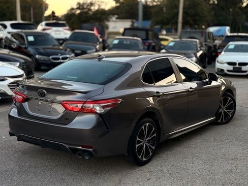 Used 2020 Toyota Camry SE image 13