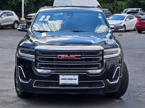 Used 2023 GMC Acadia SLE image 3