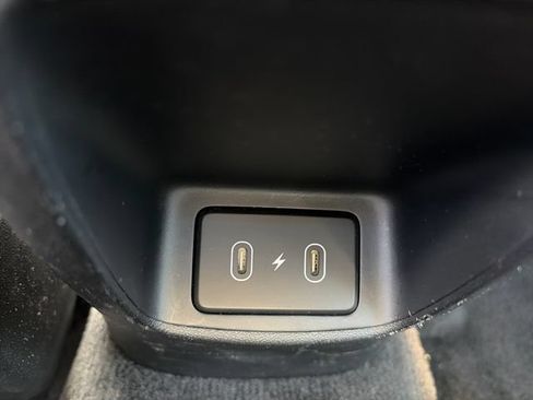 Used 2025 Hyundai Elantra Limited FWD image 25