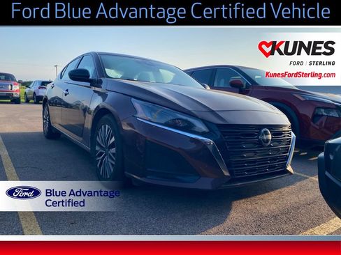 Used 2024 Nissan Altima 2.5 SV FWD image 1