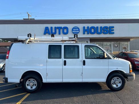Used 2014 Chevrolet Express 2500 image 9