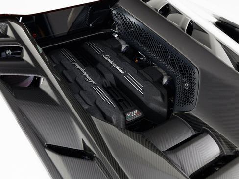 Used 2024 Lamborghini Revuelto AWD/4WD image 79