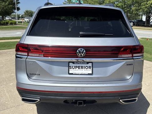 Used 2024 Volkswagen Atlas SE AWD/4WD image 5