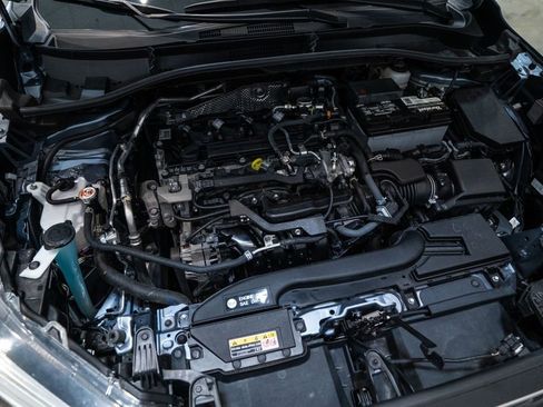 Certified 2024 Toyota Corolla Cross XLE image 33