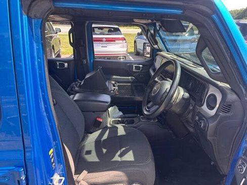 Used 2024 Jeep Wrangler Unlimited Sport w/ Convenience Group AWD/4WD image 5