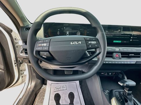 New 2026 Kia K4 FWD image 11