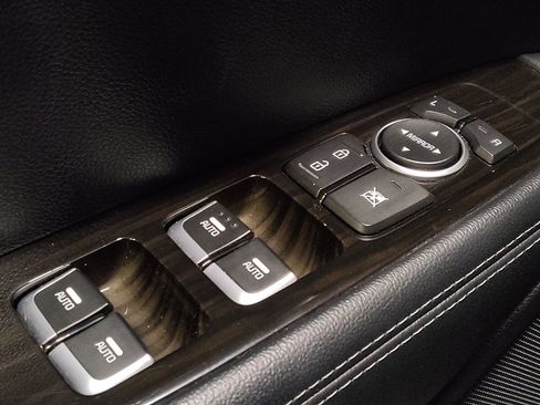 Used 2019 Kia Sorento LX w/ LX Convenience Package image 27