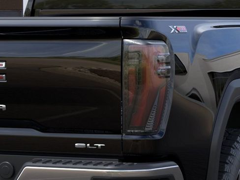 New 2026 GMC Sierra 2500 SLT AWD/4WD image 11