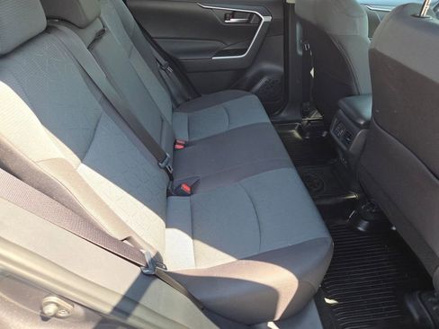Used 2025 Toyota RAV4 XLE AWD/4WD image 9