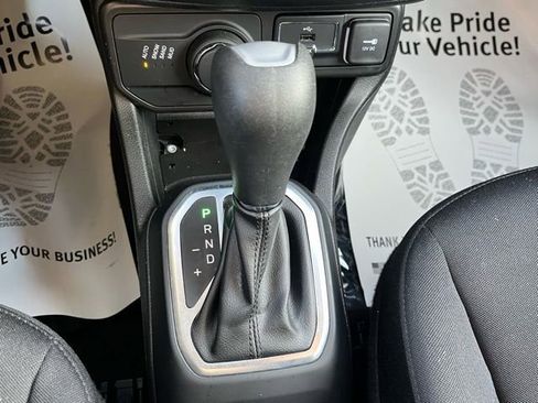 Used 2020 Jeep Renegade Latitude w/ Cold Weather Group image 18