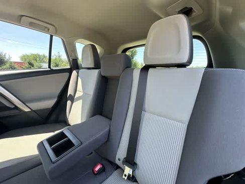 Used 2015 Toyota RAV4 XLE AWD/4WD image 16