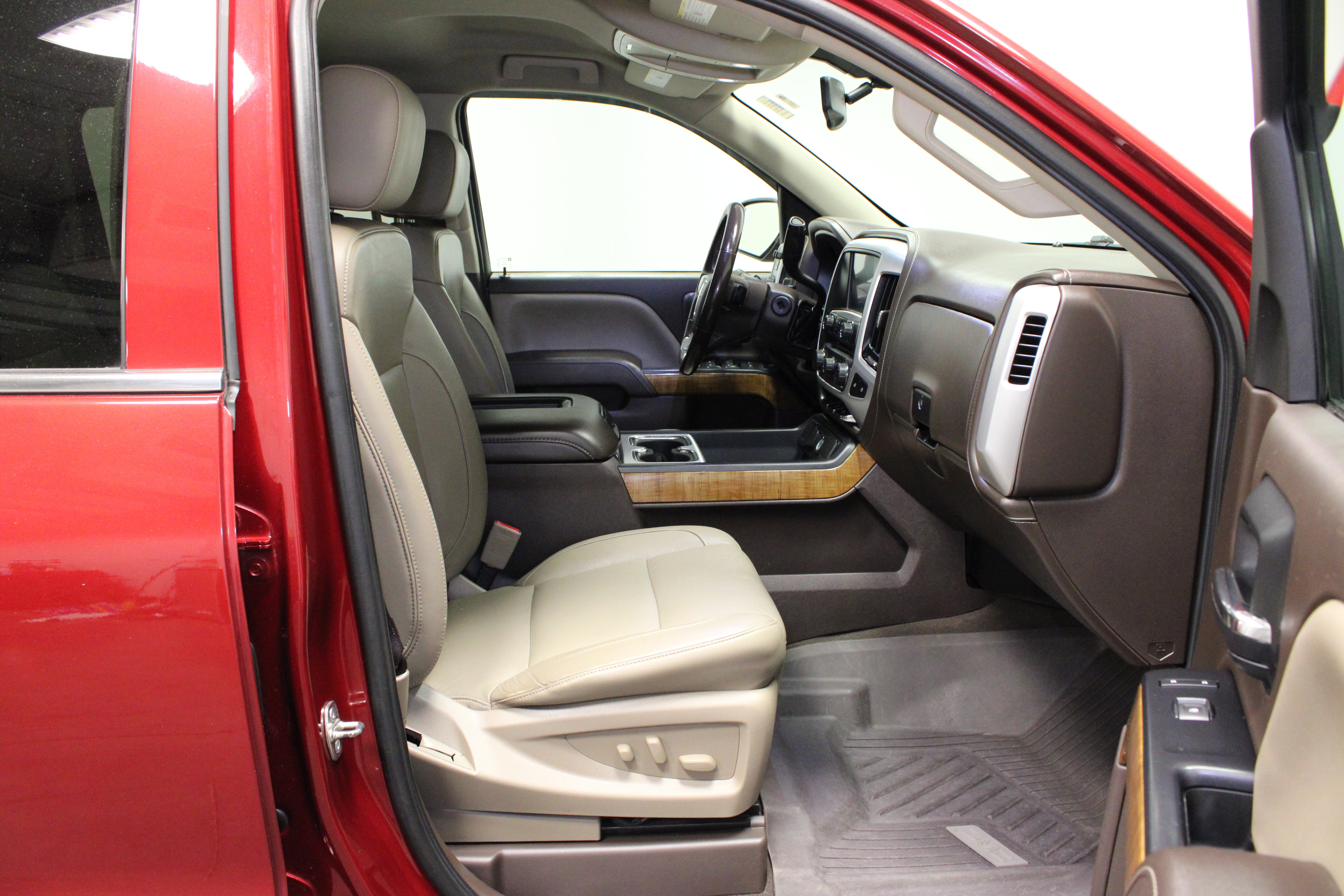 Used 2018 GMC Sierra 1500 SLT w/ SLT Premium Package AWD/4WD image 14