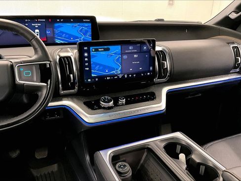 Used 2025 Ford Expedition Tremor AWD/4WD image 7