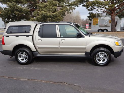 Used 2004 Ford Explorer Sport Trac XLT image 3