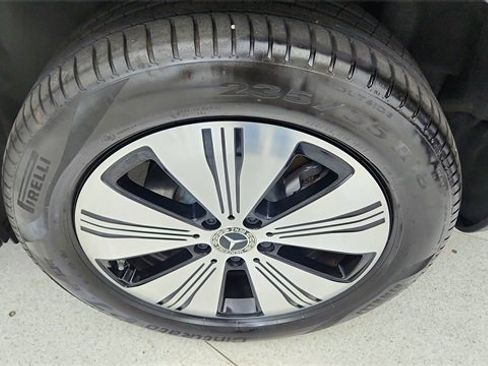 Used 2024 Mercedes-Benz EQB 250+ w/ Driver Assistance Package image 59