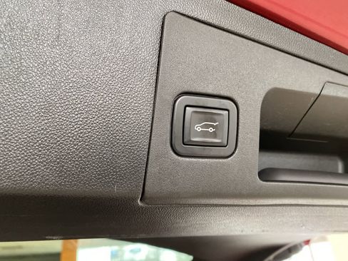 Used 2019 Cadillac XT5 Luxury w/ Advanced Security Package image 31