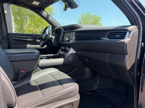 Used 2021 GMC Yukon Denali w/ Denali Ultimate Package AWD/4WD image 35
