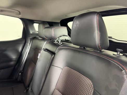 Used 2025 Nissan Kicks SR w/ SR Premium Package image 27