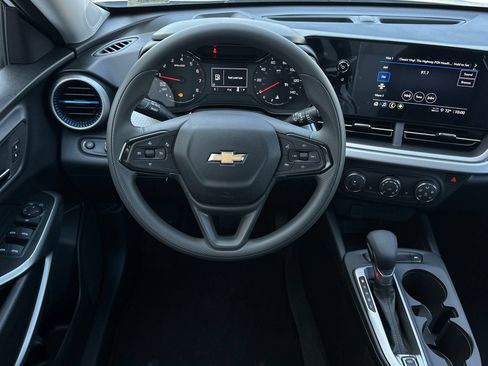New 2026 Chevrolet Trax LS w/ LS Convenience Package FWD image 14