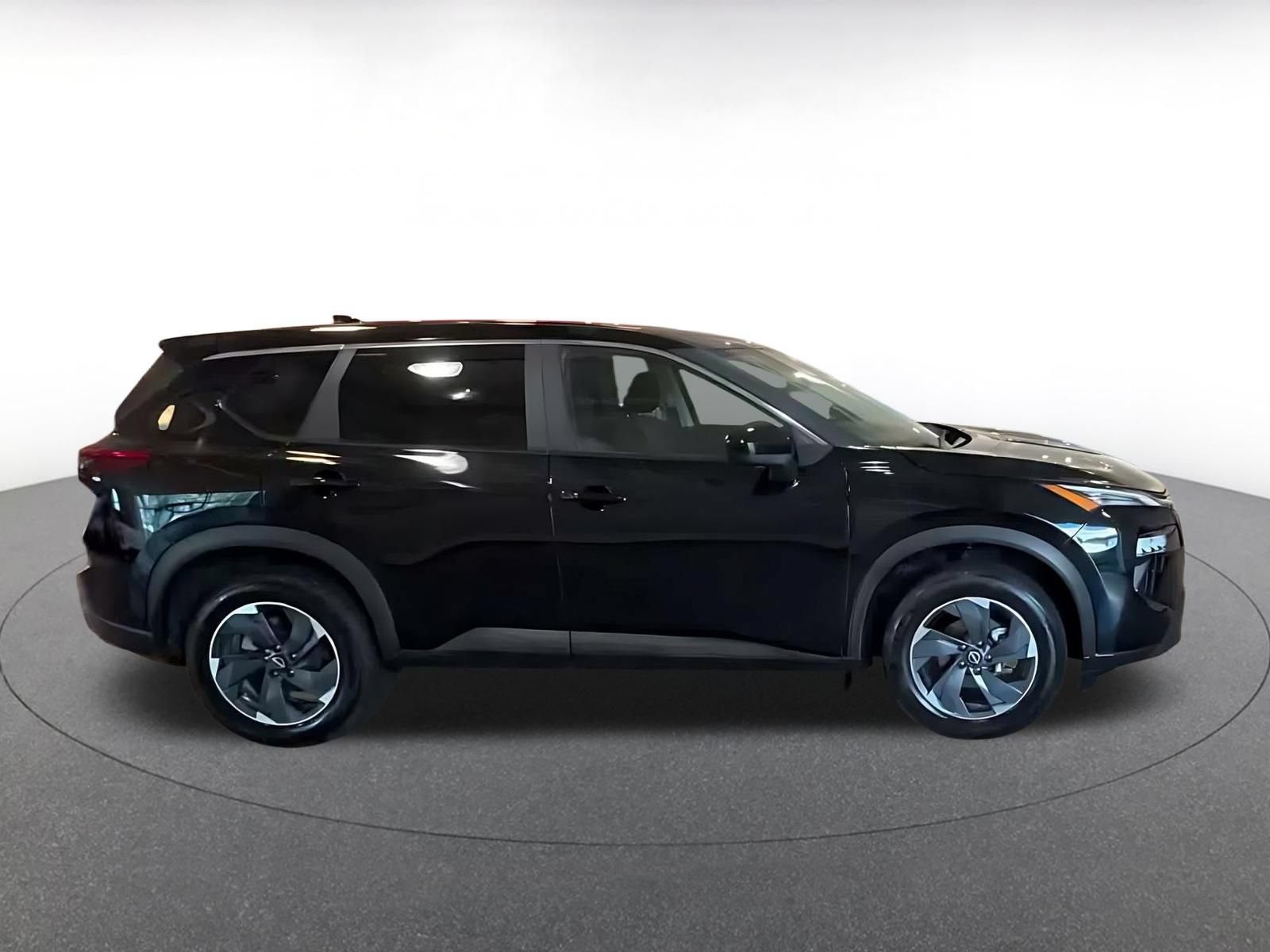 Used 2025 Nissan Rogue SV FWD image 15
