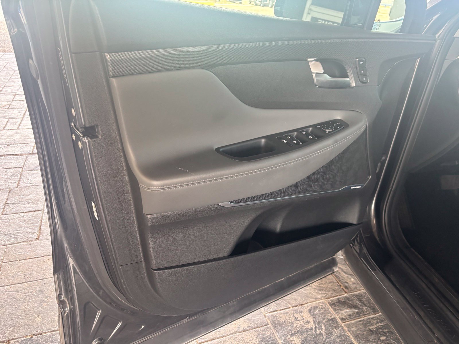 Certified 2023 Hyundai Santa Fe Limited FWD image 9