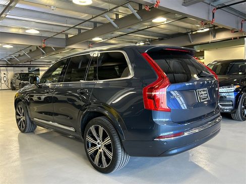 Certified 2024 Volvo XC90 B6 Ultimate w/ Protection Package image 4