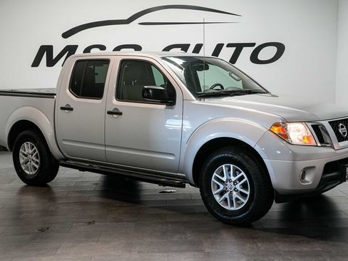 Used 2014 Nissan Frontier SV w/ SV Value Truck Package RWD image 8
