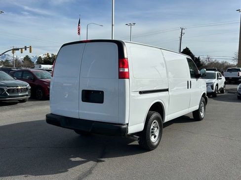 Used 2022 Chevrolet Express 3500 w/ Driver Convenience Package image 6