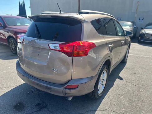 Used 2014 Toyota RAV4 XLE image 19