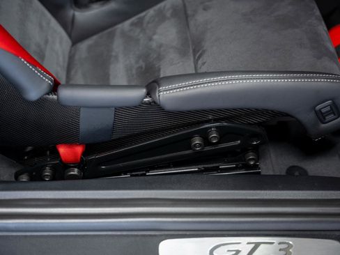 Used 2018 Porsche 911 GT3 image 81