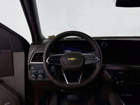 New 2026 Chevrolet Suburban LT w/ Comfort Package AWD/4WD image 19