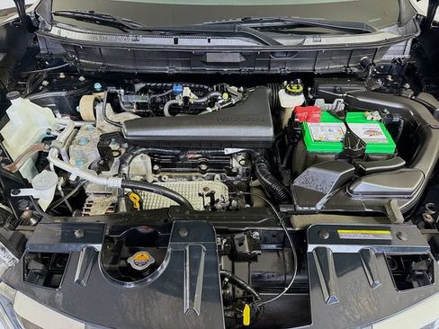 Used 2018 Nissan Rogue S AWD/4WD image 33