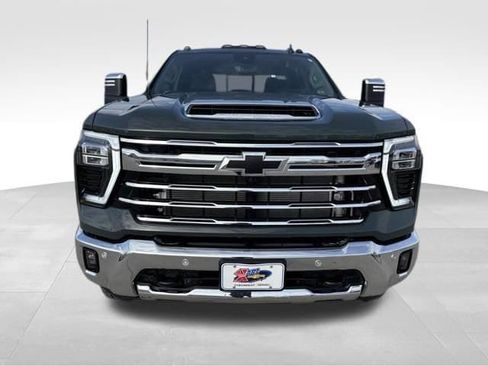 New 2026 Chevrolet Silverado 2500 LTZ w/ LTZ Premium Package AWD/4WD image 9