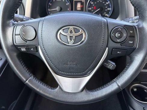 Used 2017 Toyota RAV4 XLE FWD image 22