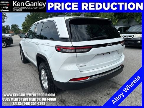 Certified 2025 Jeep Grand Cherokee Laredo AWD/4WD image 7