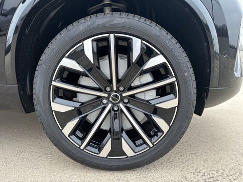 New 2026 Volvo XC90 B6 Plus w/ Protection Package Premier image 9