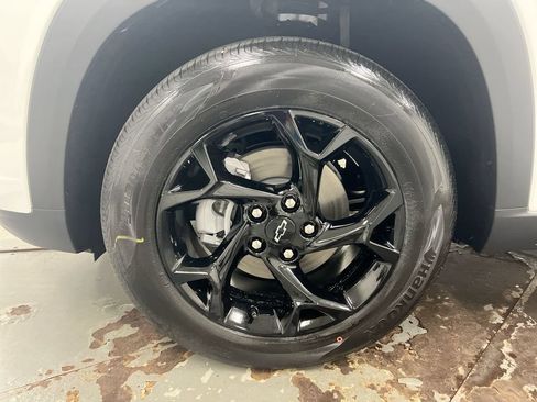 New 2026 Chevrolet Trax LT w/ Driver Confidence Package FWD image 26