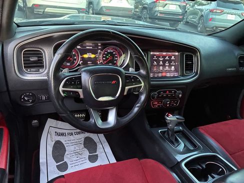 Used 2018 Dodge Charger R/T Scat Pack RWD image 32