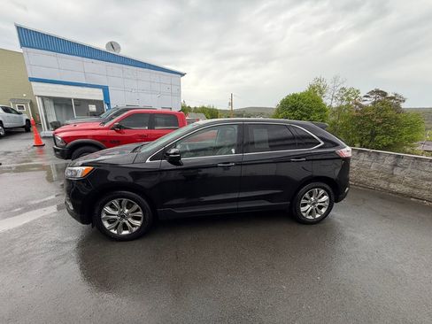 Used 2022 Ford Edge Titanium AWD/4WD image 2