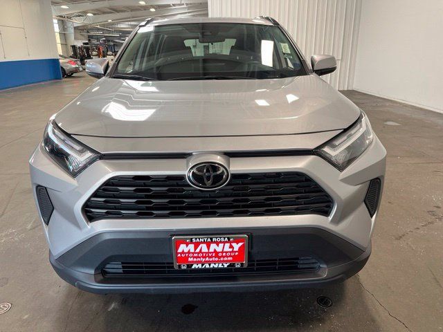Used 2025 Toyota RAV4 XLE AWD/4WD image 8